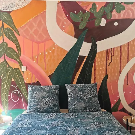 Bright Loft In Montmartre باريس