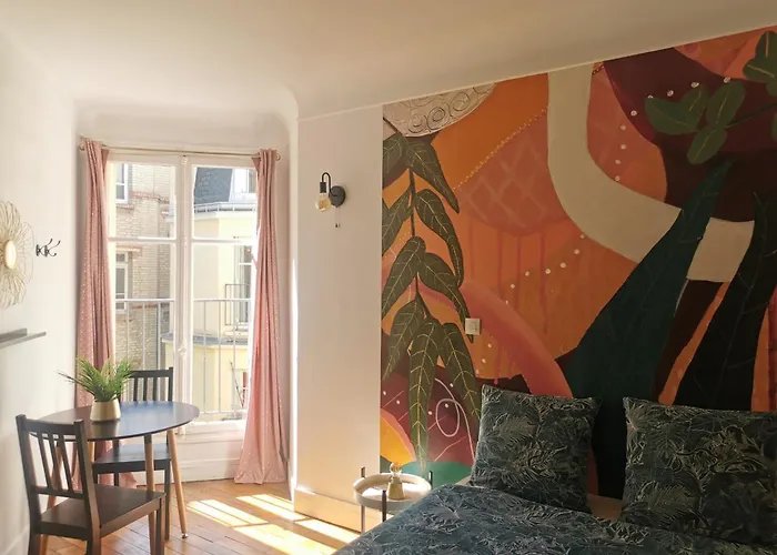 Bright Loft In Montmartre Paris