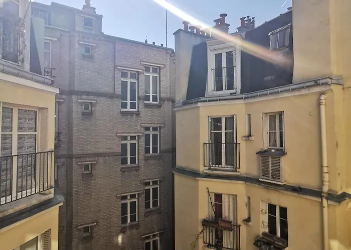 Bright Loft In Montmartre