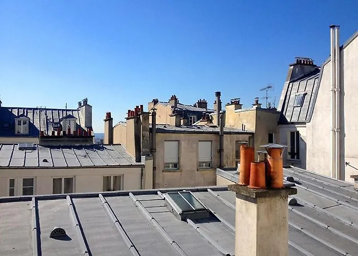Bright Loft In Montmartre Paris